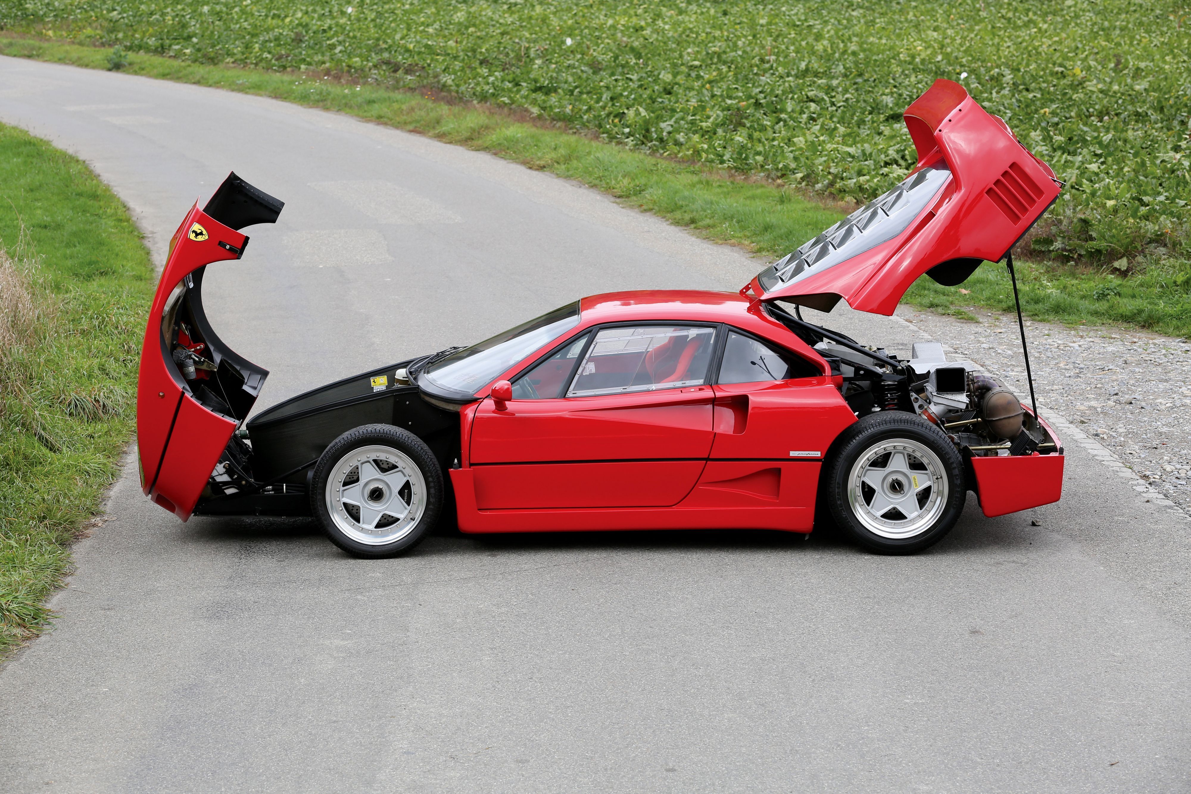 Ferrari F40: último modelo criado com participação de Enzo Ferrrari • Boris Adolf ©2015 Courtesy of RM