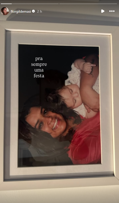 Flor Gil posta homenagem para a tia • Instagram/Flor Gil