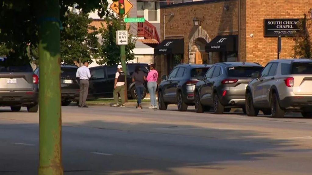 Autoridades de Chicago estão investigando uma funerária na região de Far South Side após mais de 50 corpos em decomposição terem sido encontrados no local