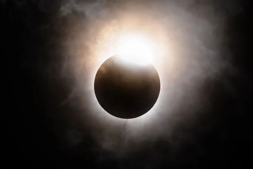 Eclipse solar total acontece hoje: tudo o que você precisa saber