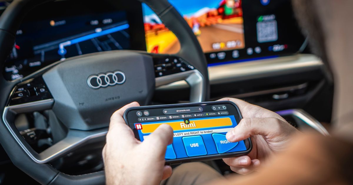 Porsche e Audi lançam plataformas que conectam carro ao celular