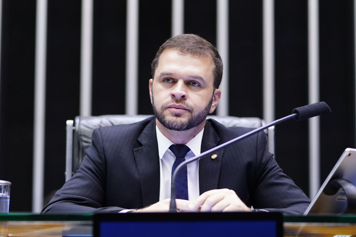 PL confirma Charlles Evangelista como vice de Flávio Roscoe em MG