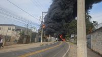 Incêndio de grandes proporções atinge indústria em SP