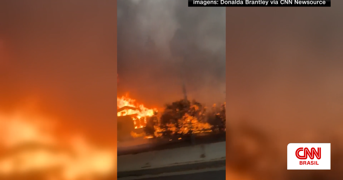 Vídeo: Fogo consome casas inteiras no estado de Washington, nos EUA