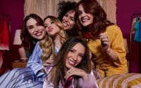 Influenciadoras de beleza e bem-estar compartilham vivências da maternidade