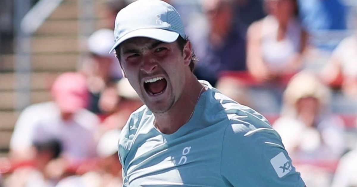 João Fonseca brilha e vence Stefanos Tsitsipas no Masters 1000 de Montreal