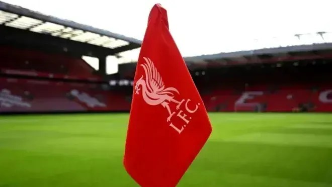 Imagem de destaque do post: Liverpool vende parte do clube a grupo de Jeff Bezos e Eduardo Saverin