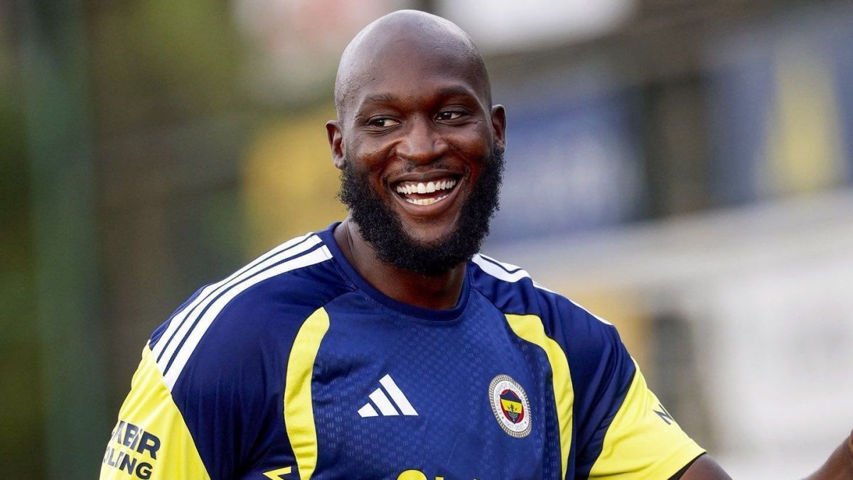 Van Bommel não garante Lukaku entre titulares da Bélgica