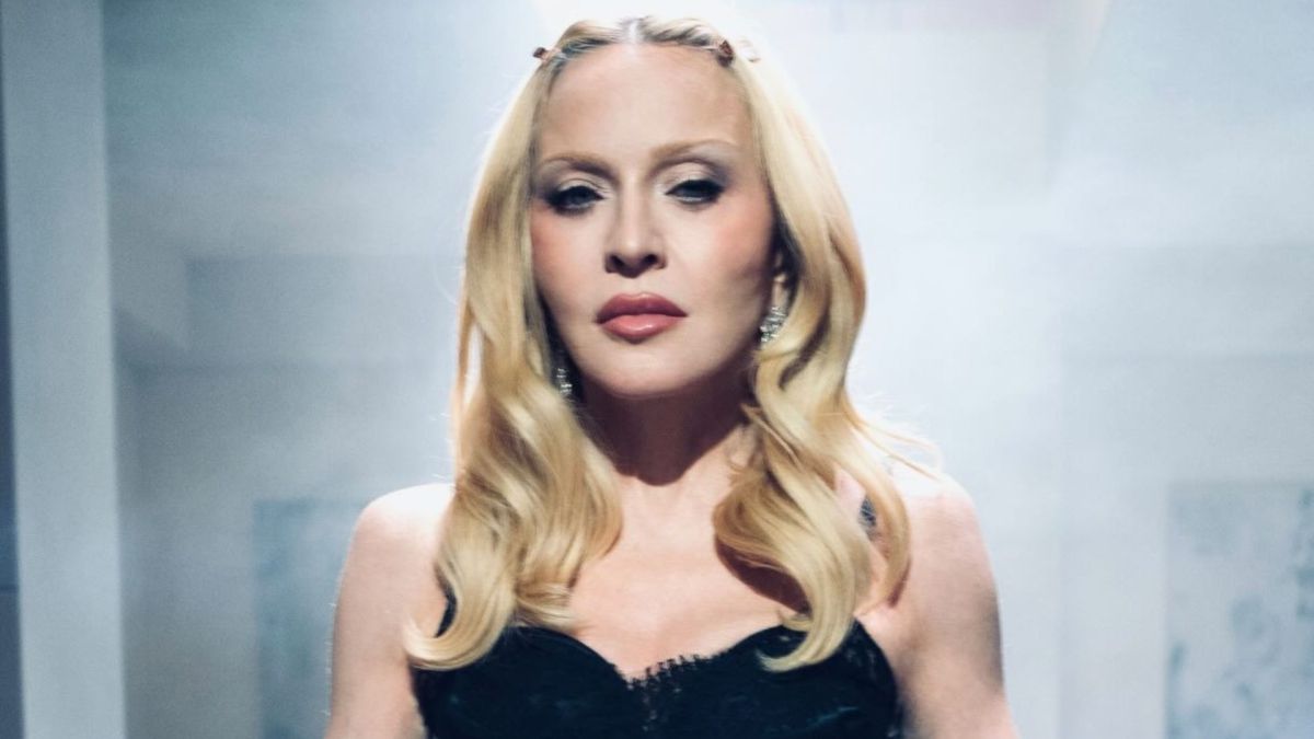 Madonna celebra aniversário de 14 anos das filhas gêmeas Stella e Estere