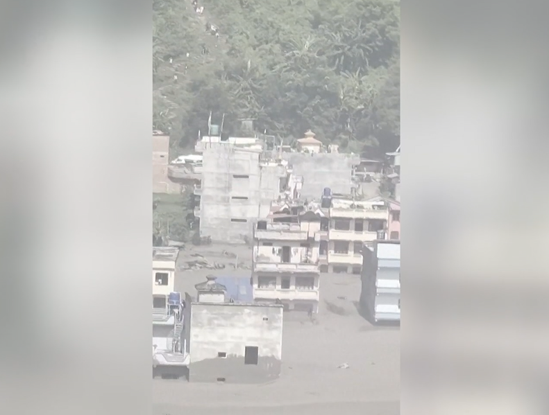 Tragédia no Nepal: drones mostram destruição após deslizamento