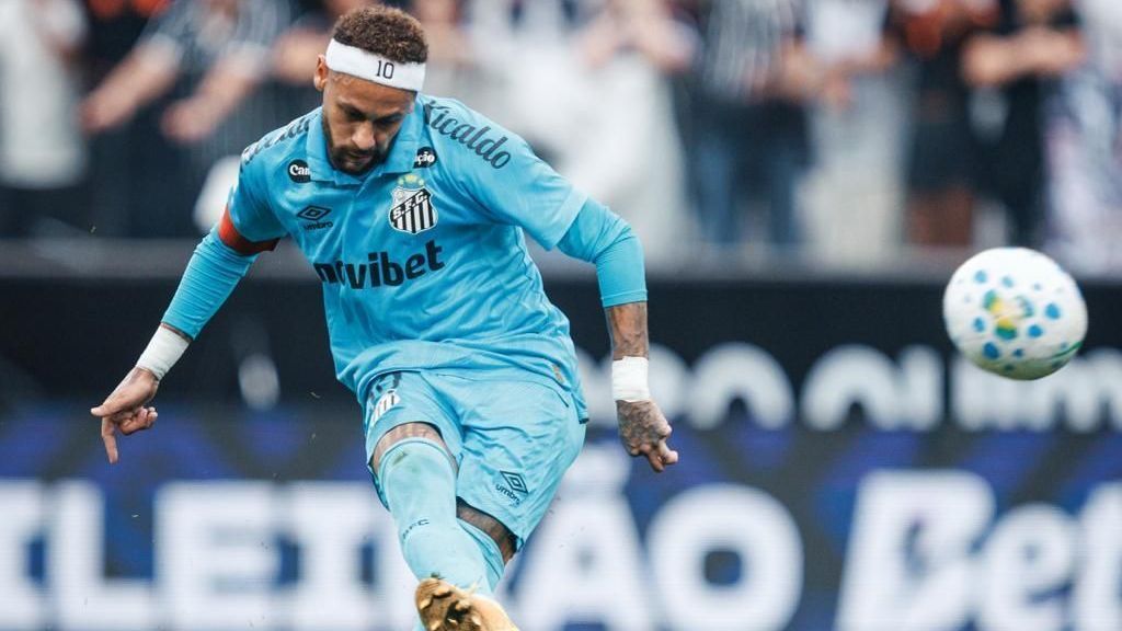 Torcedor mirim do Corinthians é hostilizado após ganhar camisa de Neymar
