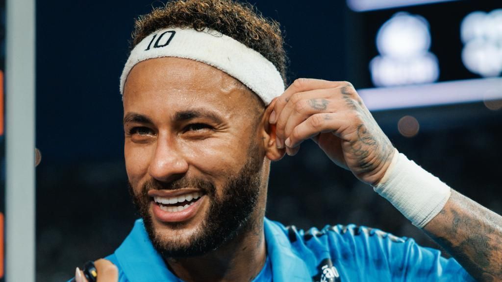 Corinthians repudia xingamentos contra criança que recebeu camisa de Neymar