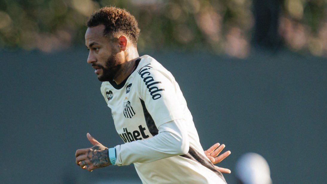 Neymar se recupera de gripe e é relacionado para Santos x Corinthians