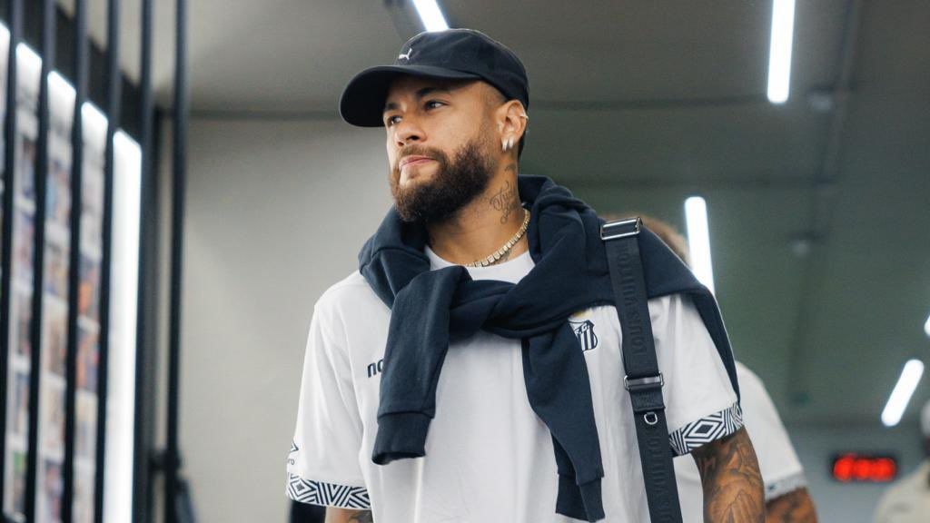 Neymar em chegada na Vila Belmiro para o jogo entre Santos e Remo pela Copa do Brasil • Foto: Divulgação/ Santos
