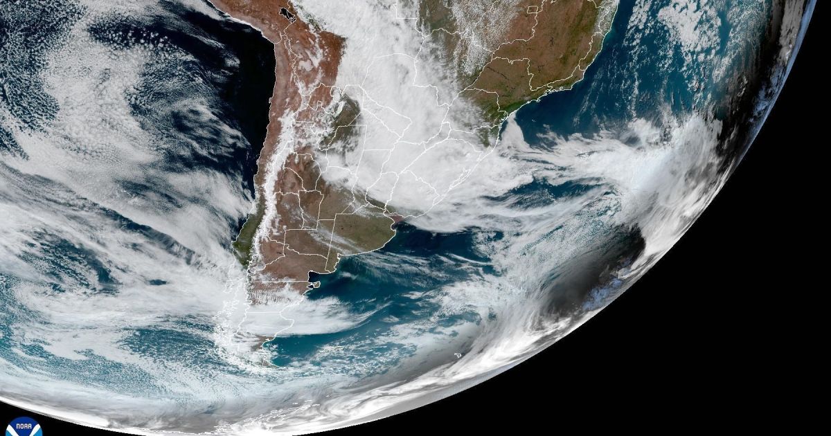 Ciclone extratropical se forma na costa e Inmet emite alerta no Brasil