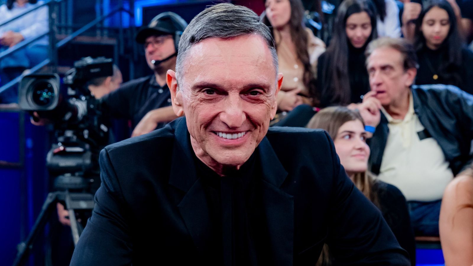 Paulo Miklos recebe alta após pneumonia