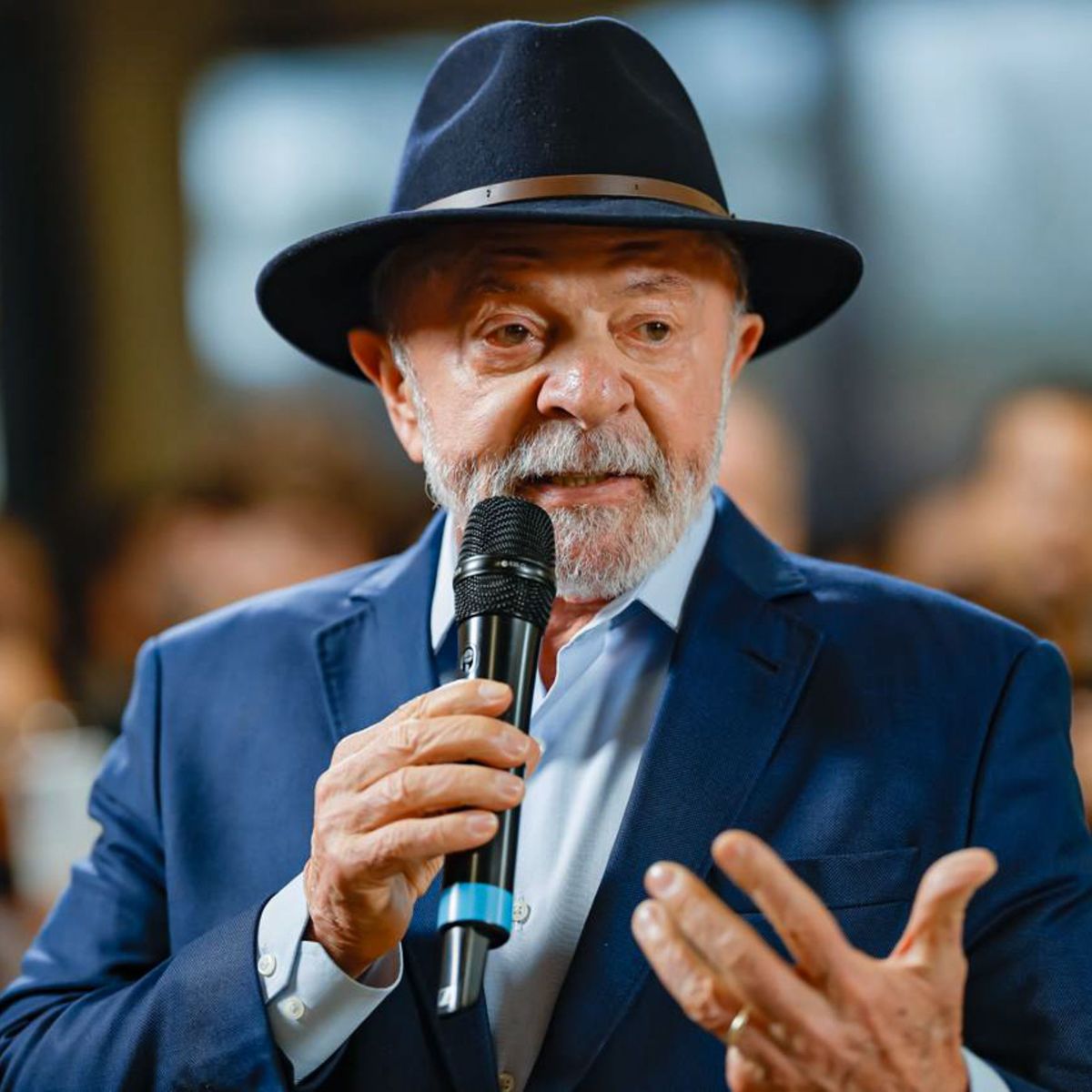 Record exibirá entrevista com Lula no mesmo horário do debate da Band