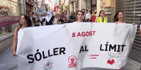 Centenas protestam contra o turismo em massa em Mallorca, na Espanha