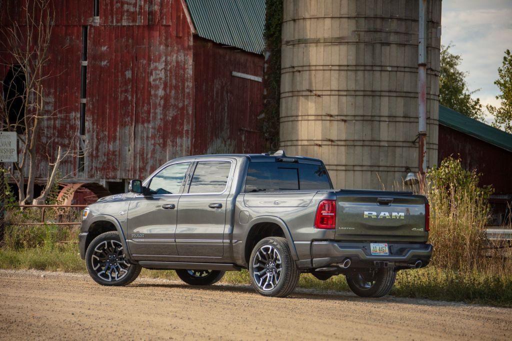 Ram 1500 Limited 5.7 HEMI V8: motor vai voltar ao Brasil