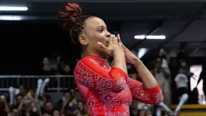 Rebeca Andrade atinge maior nota do mundo no salto em 2026