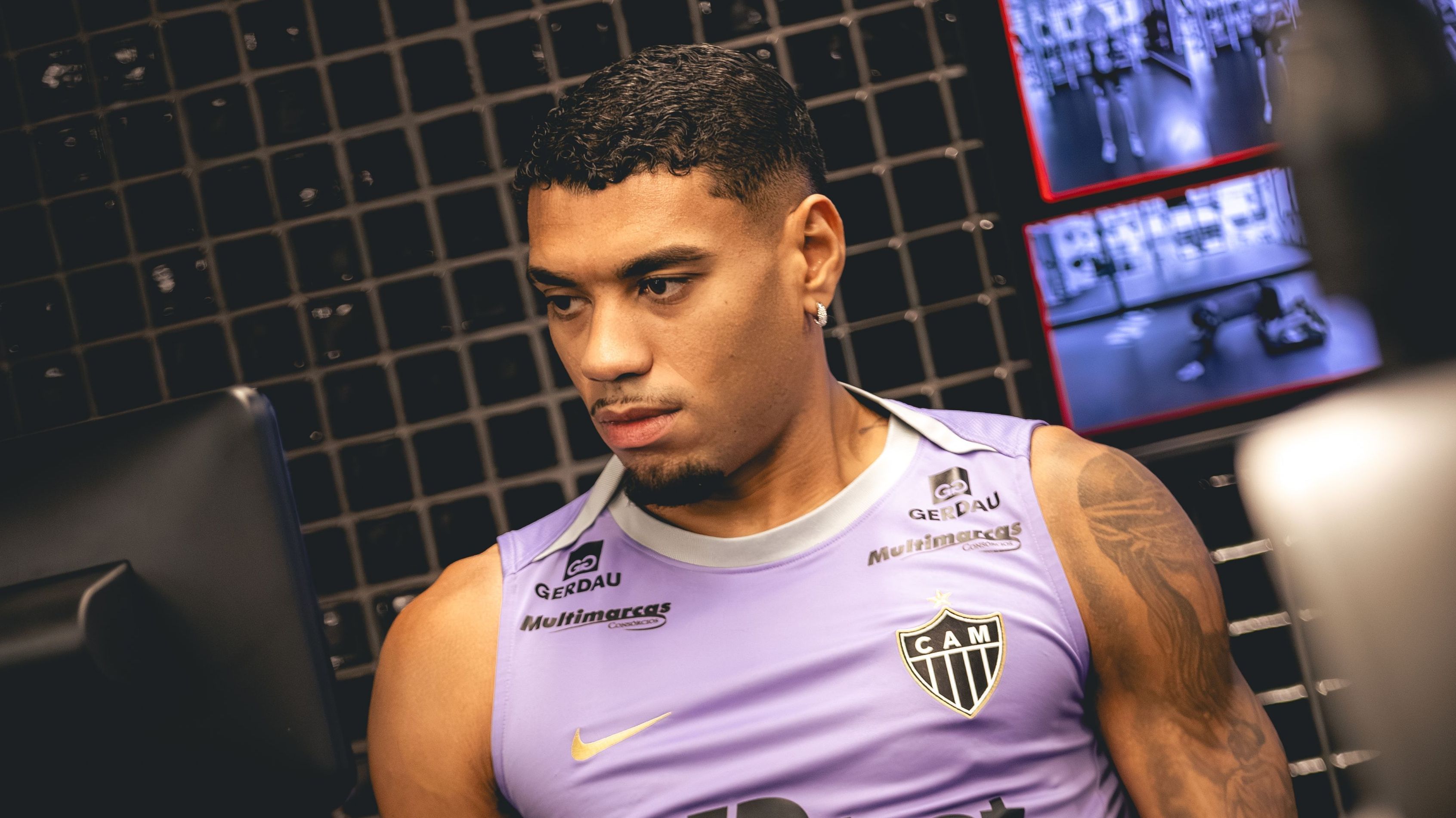 Zagueiro do Atlético-MG move ação contra o São Paulo por negligência médica