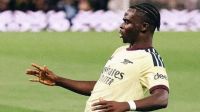 Saka decide, e Arsenal vence o Aston Villa em jogo equilibrado no Inglês