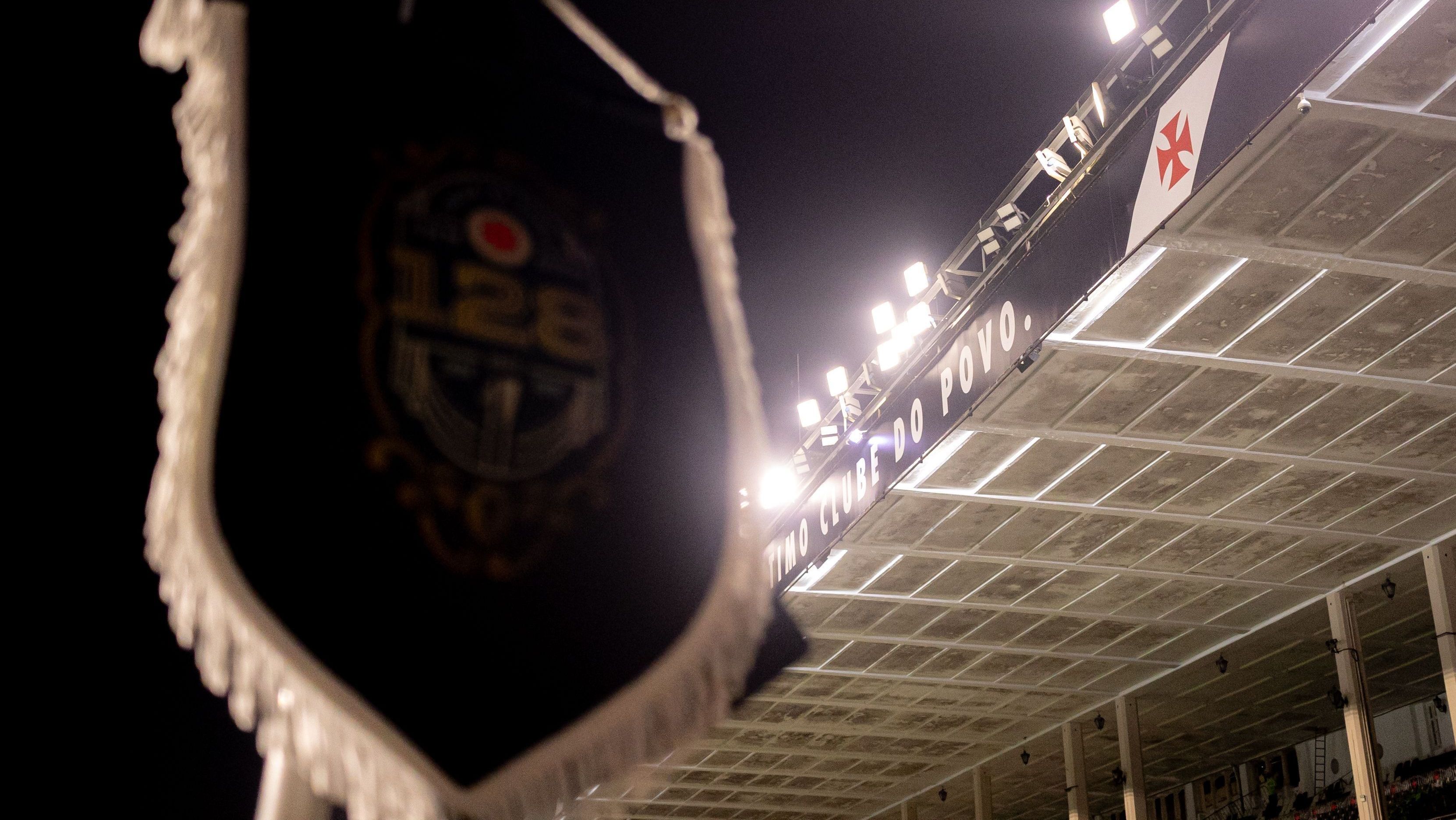 Flâmula de 128 anos do Vasco em São Januário antes do jogo contra o Vitória pela Copa do Brasil