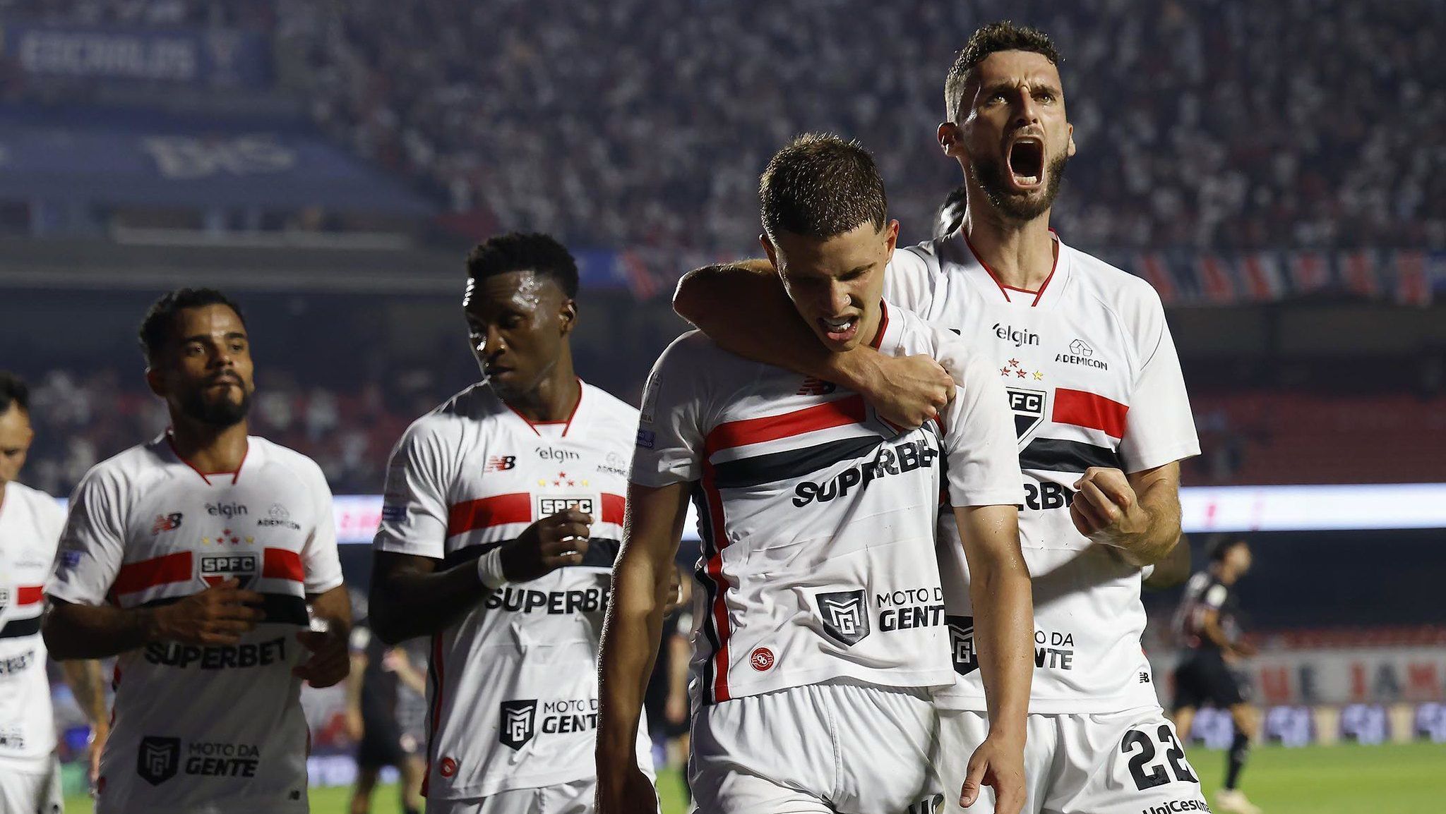 Torcedor se emociona após São Paulo encerrar jejum de vitórias; veja