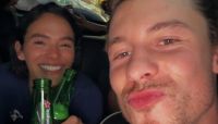 Imagem vinculada ao feed original: Tatá Werneck “corta” cabeça de Bruna Marquezine em declaração e diverte fãs