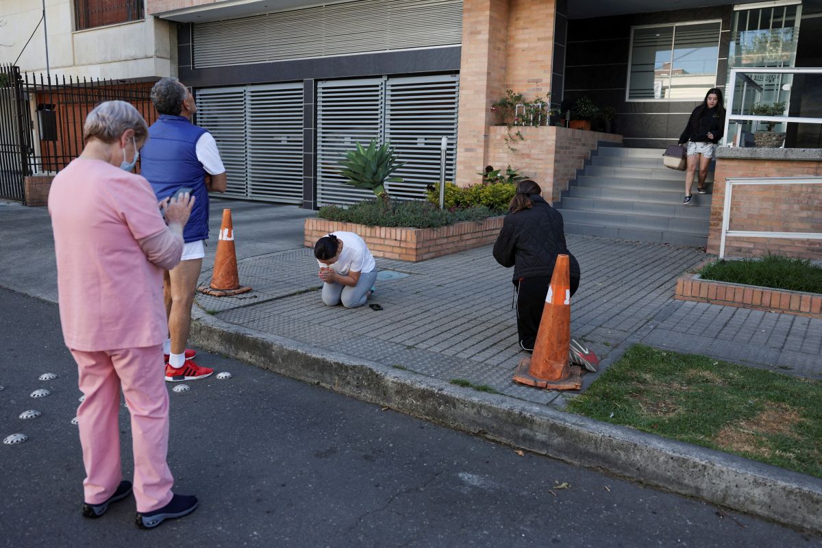 Terremoto de magnitude 7,4 na Colômbia causa desabamentos e deixa mortos