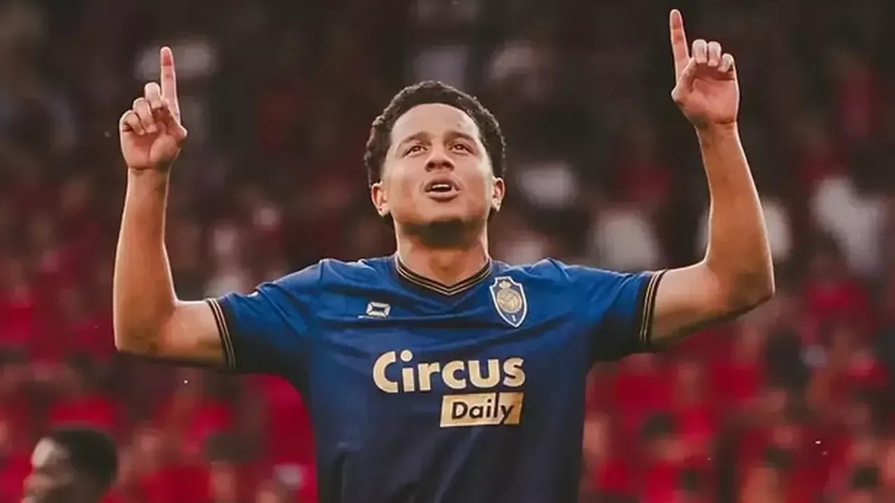 Flamengo acerta com Anthony Valencia, que já desembarca no Rio