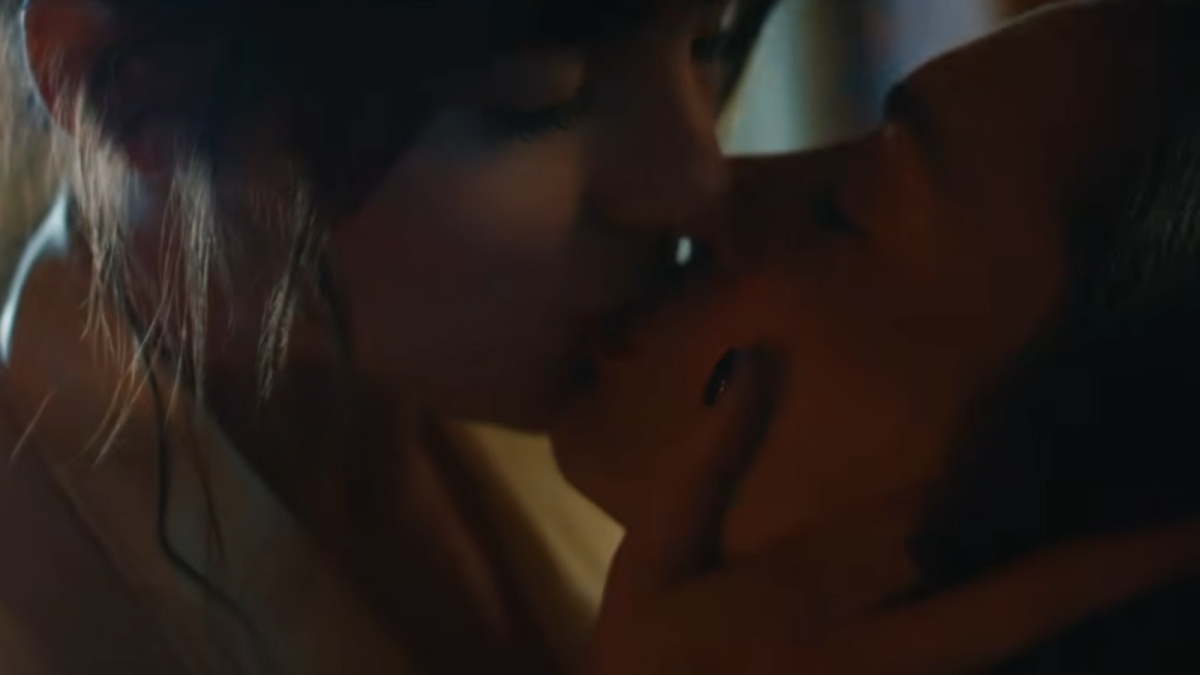 Grávida, Anne Hathaway faz mistério sobre sexo do bebê: “Nós sabemos”