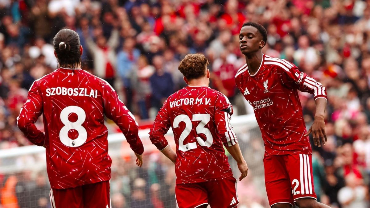 Técnico do Liverpool credita gol do Forest a problema em placa eletrônica