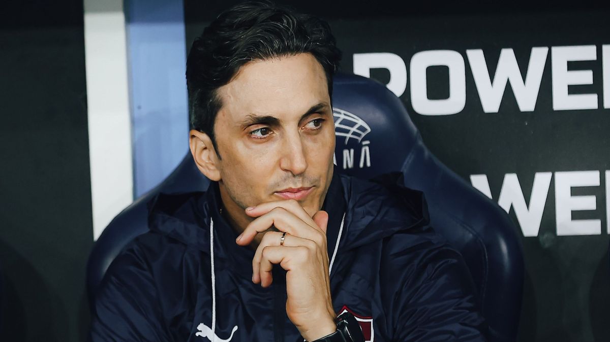 Jogador do Fluminense comemora a demissão do técnico Luis Zubeldía