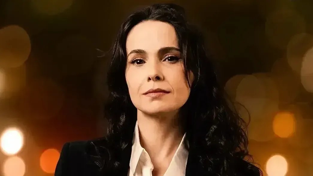 “Avenida Brasil 2”: Débora Falabella celebra reencontro com Adriana Esteves