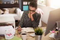 Organizar a rotina não devolve o controle? Atenção fragmentada e jet lag social ajudam a explicar