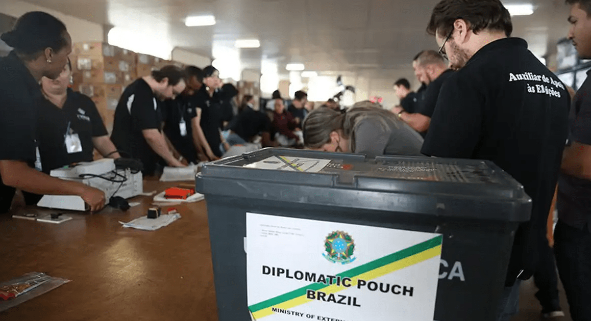 Cerca de 1 milhão de brasileiros no exterior vão poder votar nas eleições