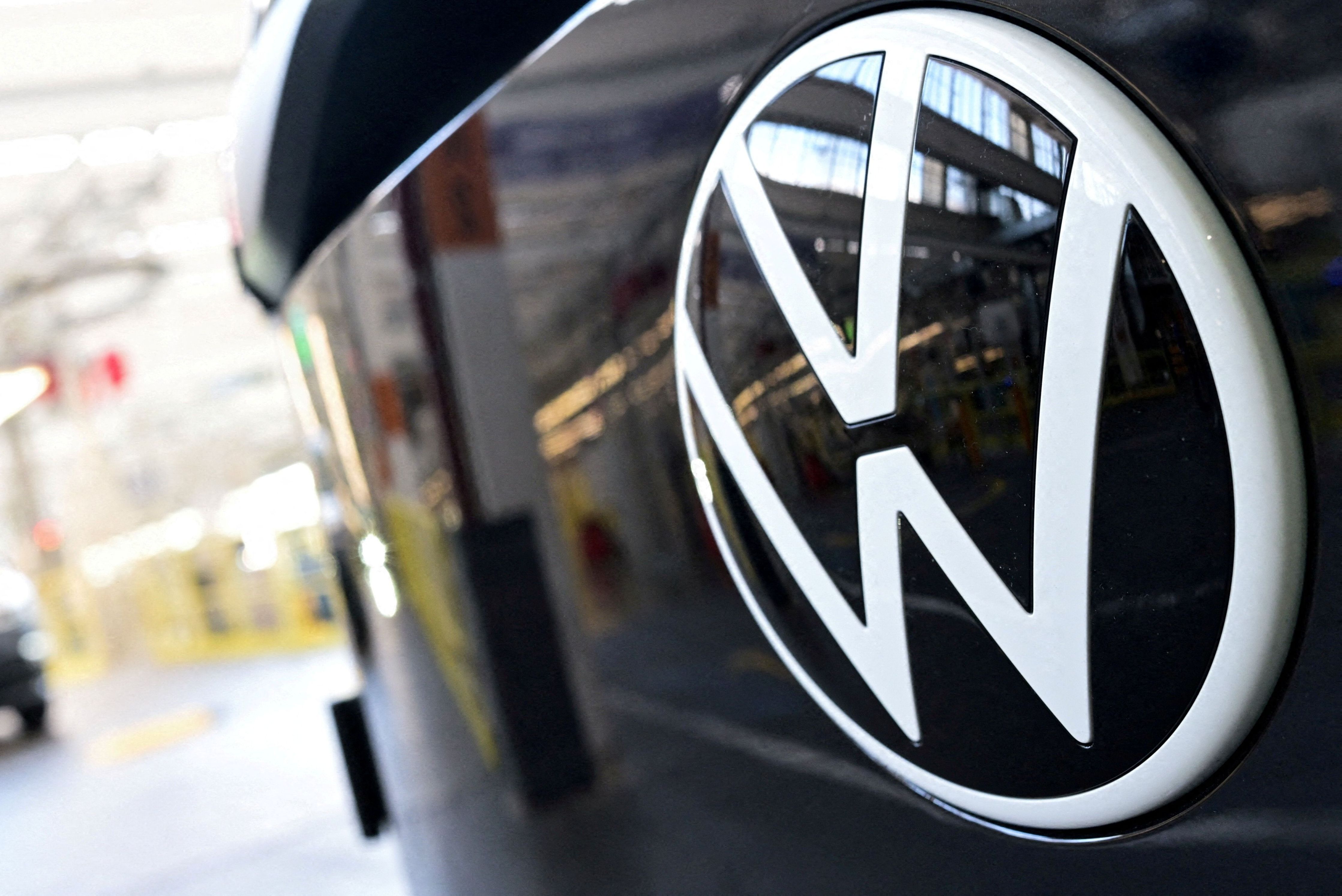 Logotipo da Volkswagen em Hanôver, Alemanha