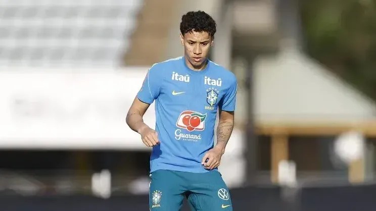 Gabriel Bontempo em treino com a Seleção Brasileira