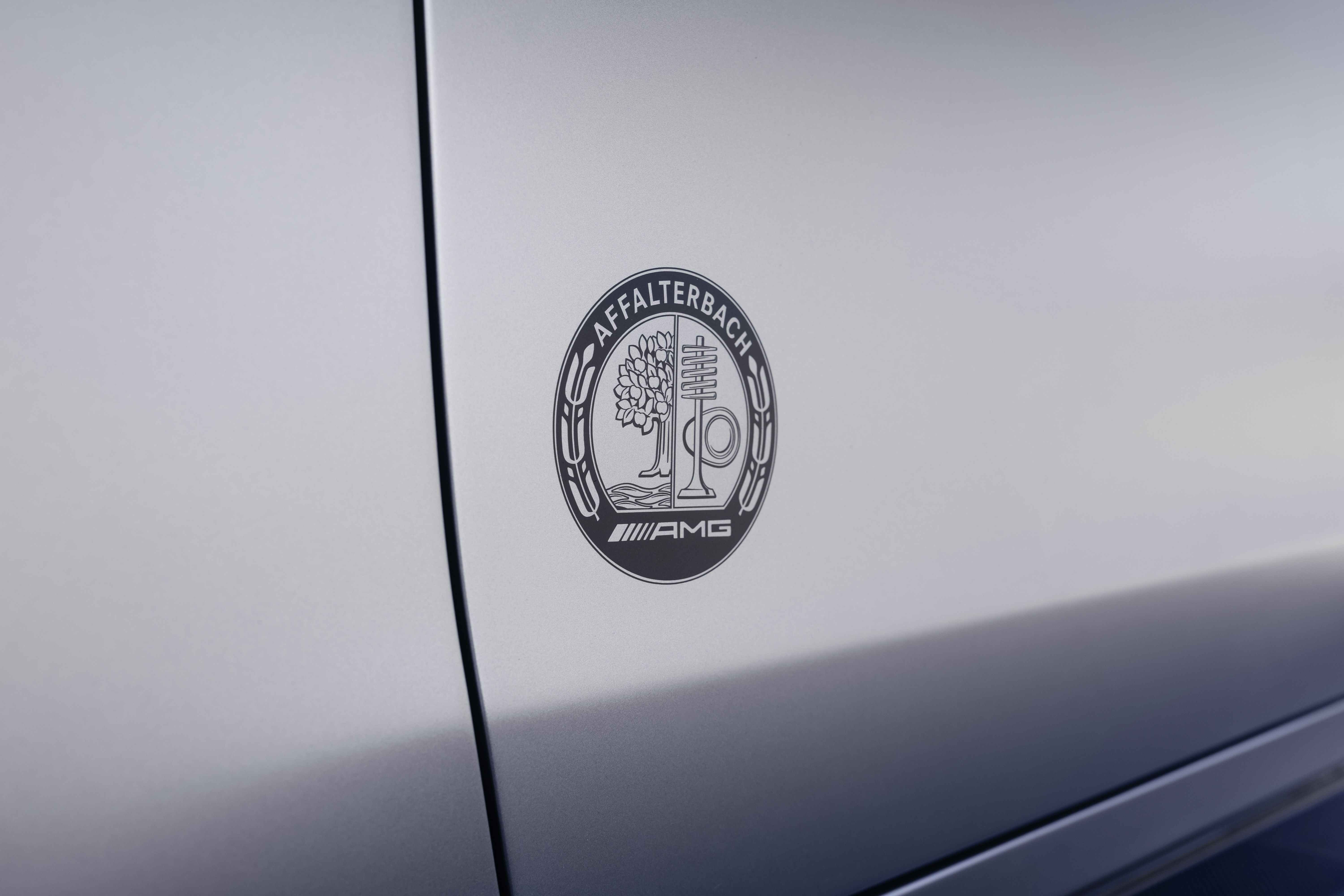 Mercedes-AMG CLE 646 Spezialanfertigung marca retorno do V8 e da tração traseira, com apenas 30 unidades já esgotadas • Mercedes-Benz AG