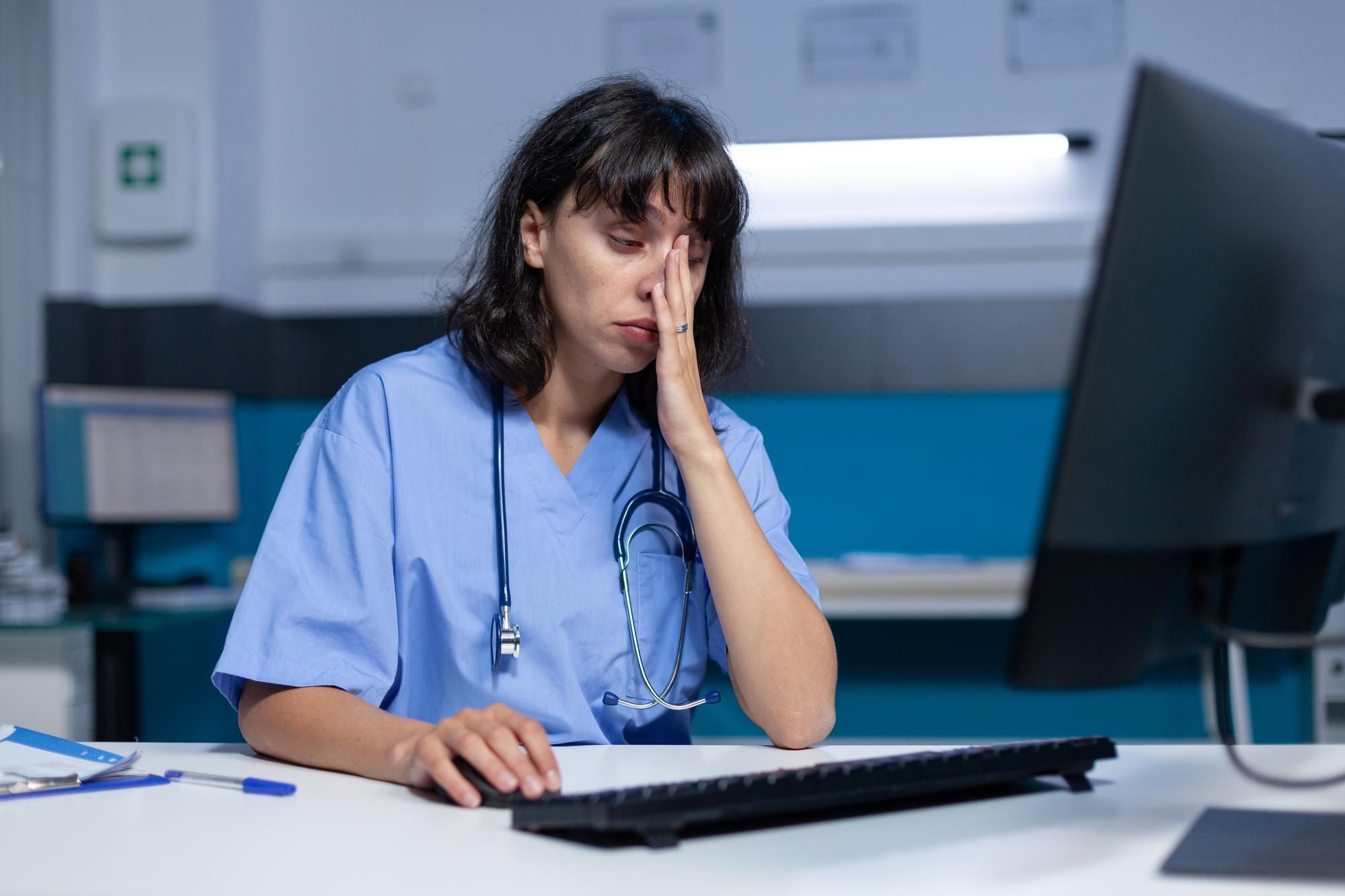 Por que 2 em cada 3 estudantes de medicina relatam sintomas depressivos?