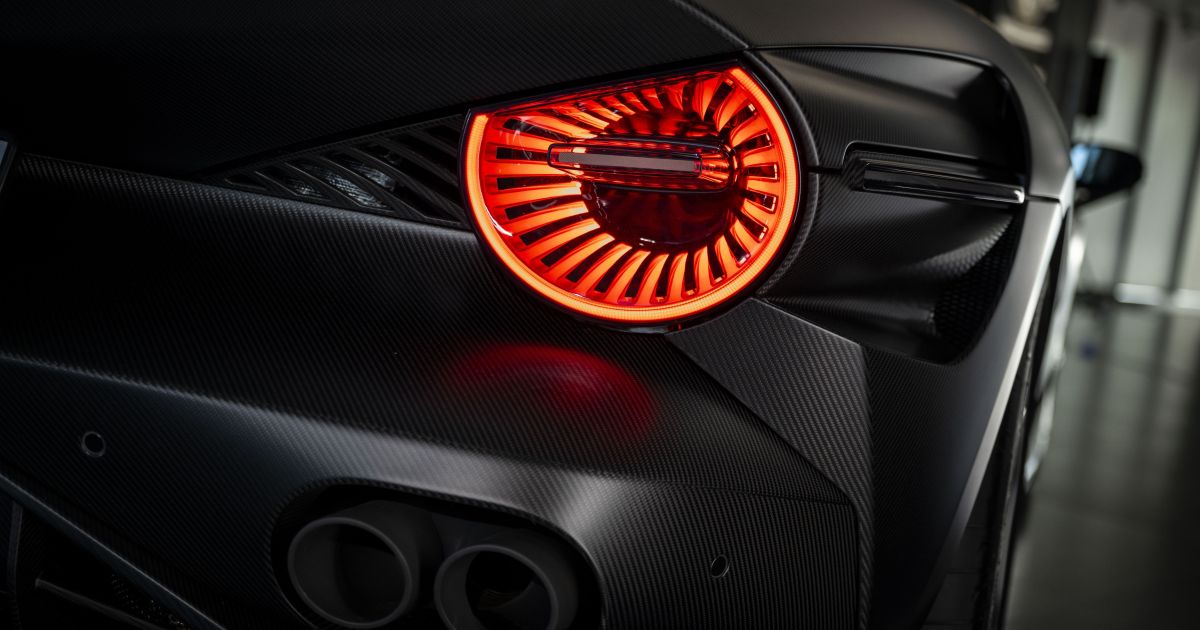 Batmóvel italiano? Conheça o Alfa Romeo 33 Stradale “Perla Negra” one-off