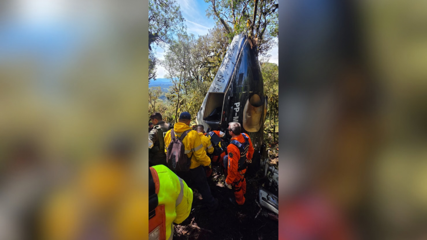 Helicóptero de Rick: corpos de mortos em queda de aeronave são liberados