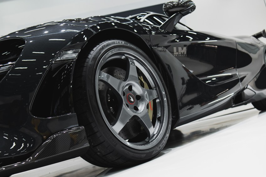 McLaren 750S Le Mans, único no Brasil de 50 produzidos para todo o mundo • Evo Frame/McLaren São Paulo