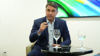 Flávio diz que "grupo de Lula na PF" é desmascarado e pede "autonomia"