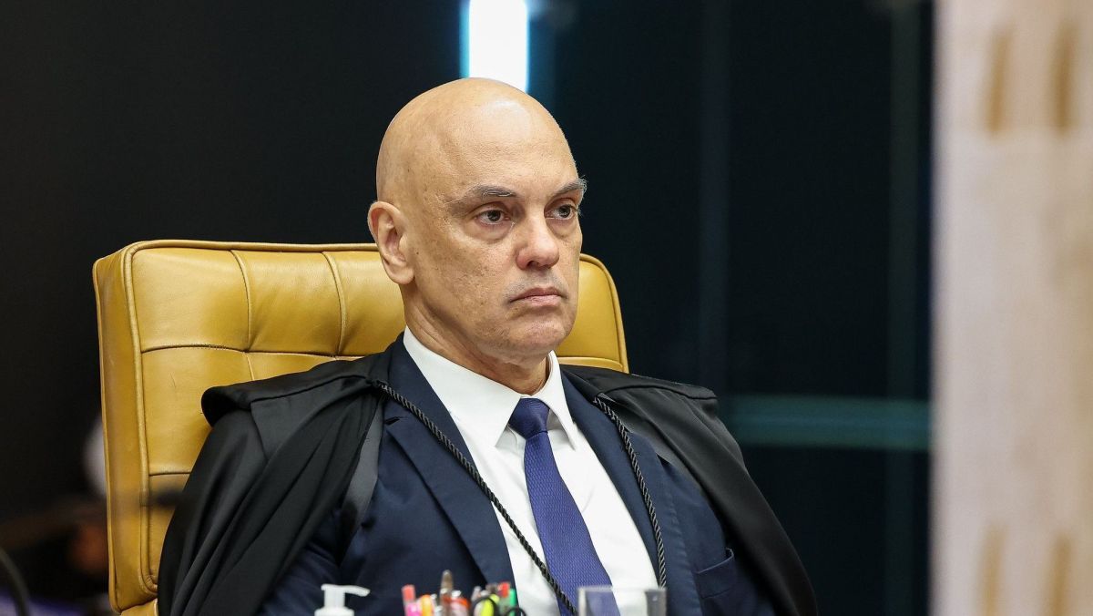 Dino aponta descumprimento de normas e sugere juntar julgamentos no dia 23