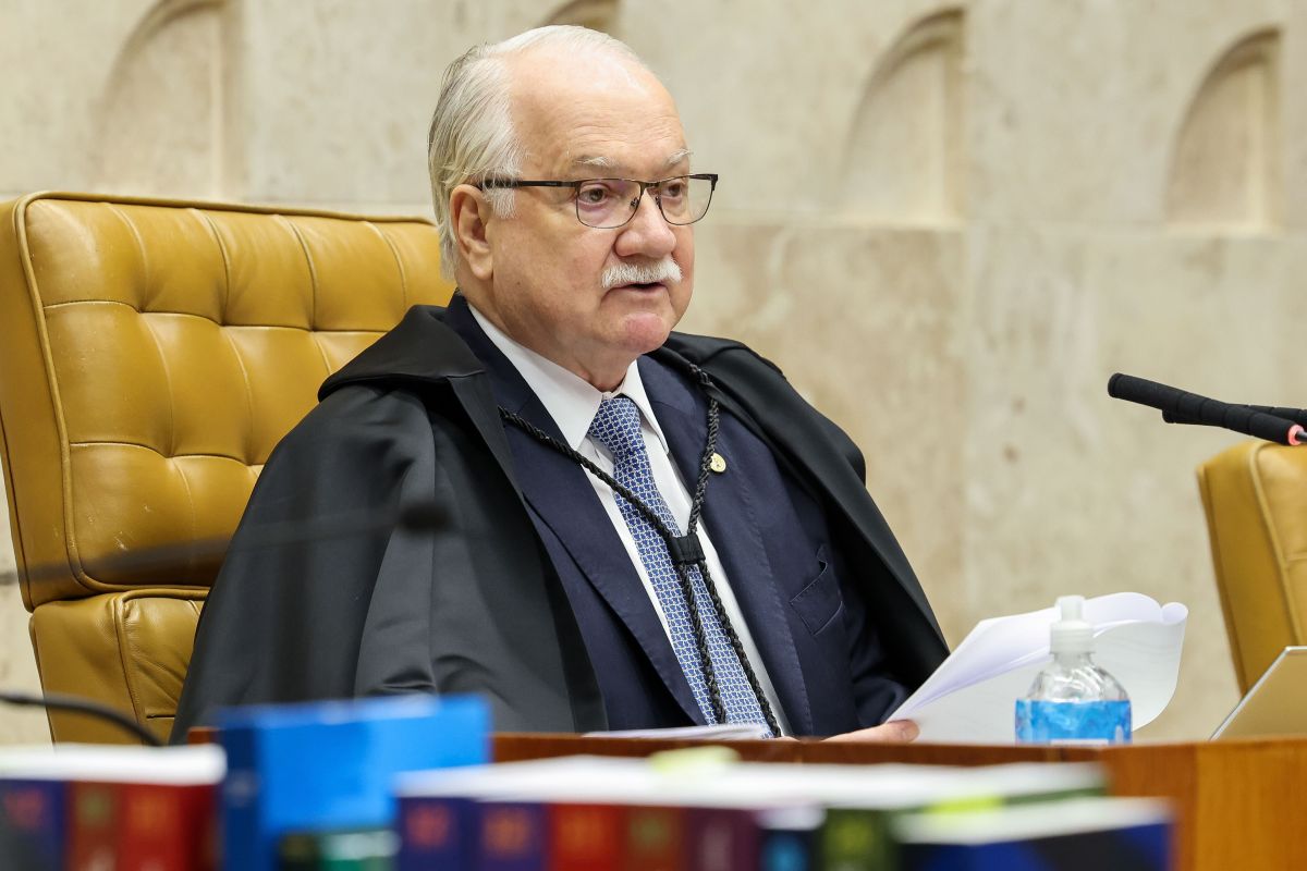 Fachin vota para manter casos Moraes e Mendonça separados no STF