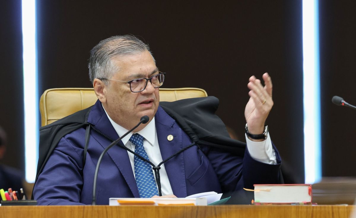 Moraes vota para igualar licença-maternidade de mães biológica e adotivas