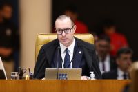 O que diz o Codigo Eleitoral a respeito de prolongar o horario da votação?