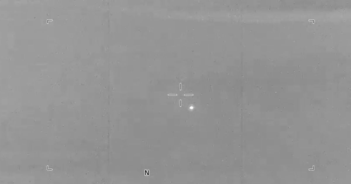OVNI circular foi perseguido pelos EUA no Oriente Médio em 2025 e teria chegado a 800 km/h; veja vídeo